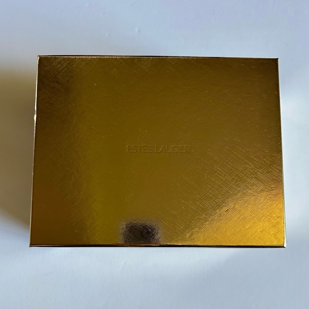 Estee Lauder Accessories Beautiful Gift Box and Tissue Paper Brand New